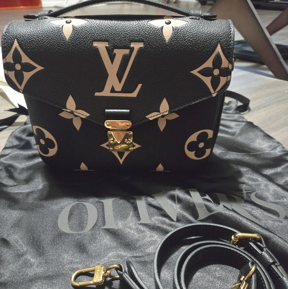 Louis Vuitton Pochette Metis